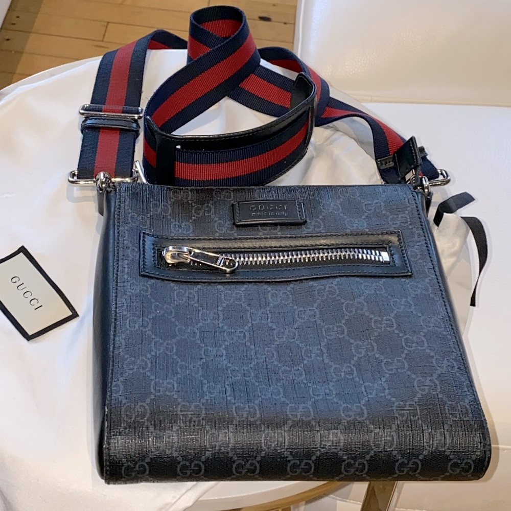 Gucci GG Black small messenger bag